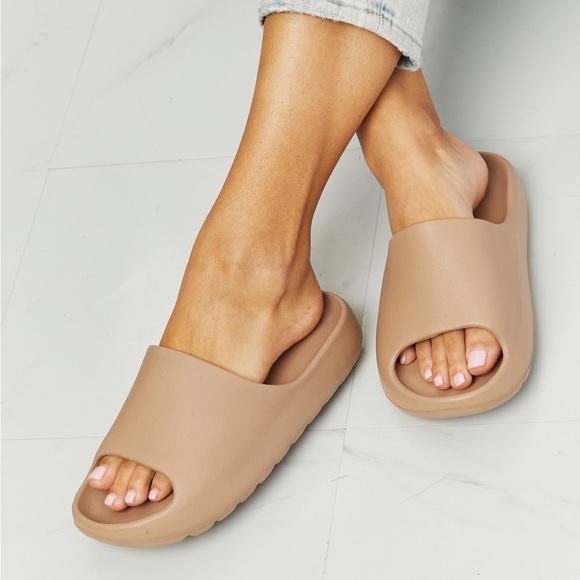 Comfy Summer Chic Slides - Picture 1 of 6